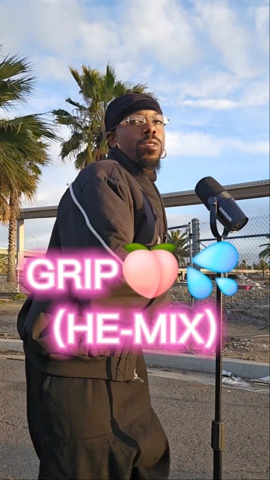 "See I'm all in his HEAD but I'd rather be on it like 🍑💦" @imbabytate I know I'm late but this song was made for me!!! 🎶: @imbabytate 🎙: @mikenikestudios #hemix #gripchallenge #babytate #gayrap #gayrappers #freestyle #explorepage #viral by @hymtherapper