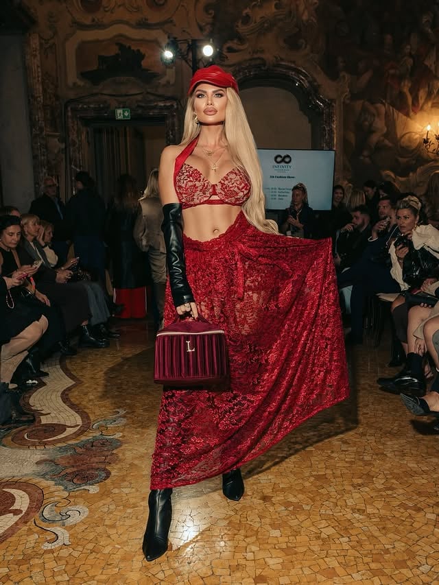 #MFW Big Thanks 4 having Me 💋@milanfashionweek x @oksa__milano Designer: @bisou_de_paula 📸: @leonardorodrigues.fot @marco_guai_foto by @lindavaterl