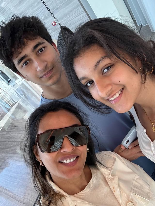 Happy Birthday, Amma!! 💙Thank you for always guiding my way and for being the best mom ever. Love you more than you know. @namratashirodkar by @gautamghattamaneni