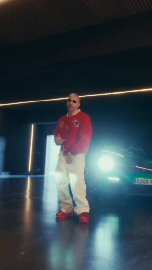 Mi bebé ya está fuera 🎶 una historia de amor y desamor, real 💔 yo salí de un sitio donde hablar tenía consecuencias, donde muchas cosas estaban prohibidas, por eso me fui 🚶‍♂️ hoy canto libre 🎤🔥 gracias a todos los que me apoyan y creen en mí, tengo fe en esta canción y sé que va a ser un hit.