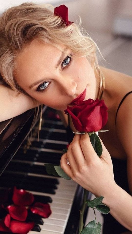 #دلتنگی_های_عاشقانه #اكسبلور #دقیقه_های_دلنشین #سپاس_از_کامنت_زیباتون_و_حضور_گرمتون👑👑😘😘😘👑👑😘😘🌼 by @far_ideh_68