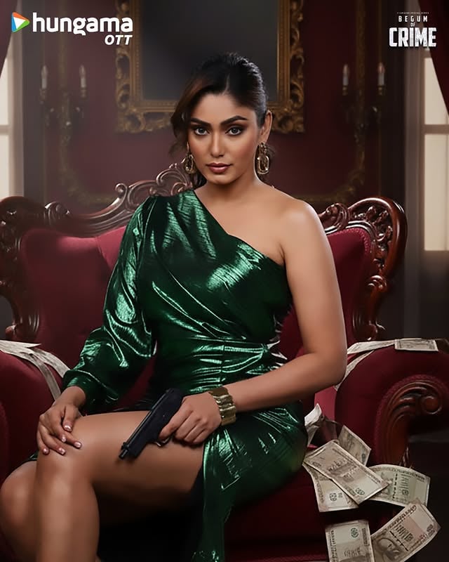 Naam Divya Sharma hai…aur Mumbai ki underworld kahani ab mere naam se likhi jayegi. 👑Janane ke liye dekhiye meri kahani BEGUM OF CRIME - A Hungama Original Web Series sirf Hungama OTT par#BegumOfCrime #UnderworldQueen #hungamaott #newseries #sanamakbul by @divasana