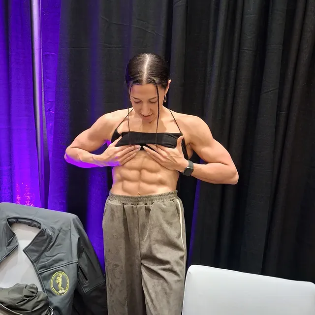 Abby Bolton has an excellent physique! Really beautiful and impressive. @abbybolton_ifbbpro @arnoldsports #ifbbfitness #ifbbprofitness #arnoldsportsfestival #arnoldclassic #femalemuscle