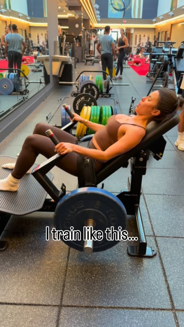 It’s called balanced people, look it up (you’ll see at the end) #workoutmotivation #fitfam #fitnessjourney #longevity by @charlyontv