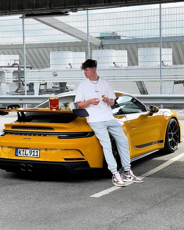 Bumblebee 🐝💛 by @laserluca