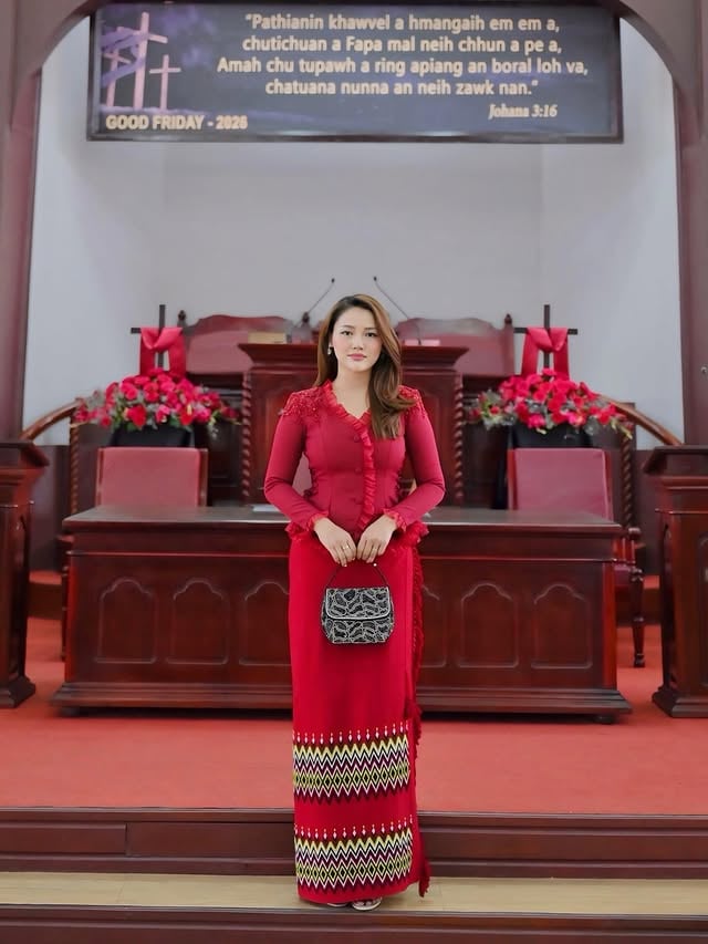 Top @christine.v_official Puan @c.awmpuii_handloom_ Bag @zee_bag_collection