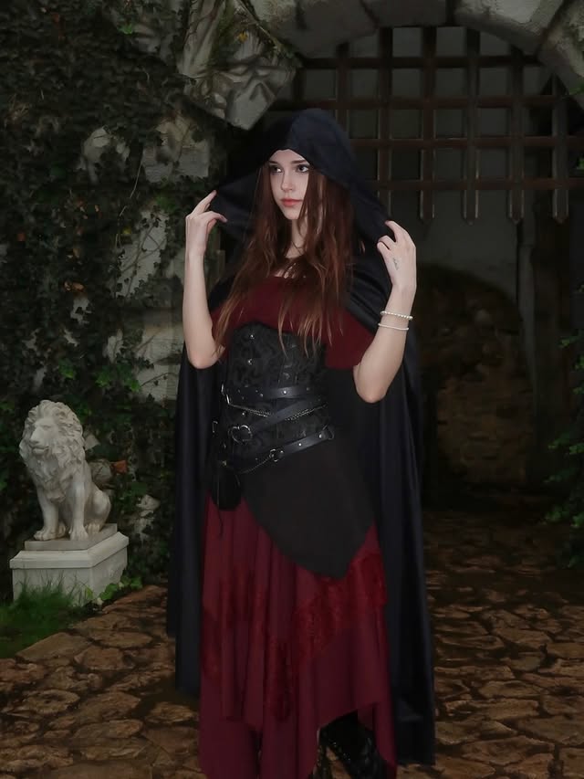 A Rainy Renaissance Faire🌱 Not Complaining, it Set the Mood Nicely lolMy 3rd Faire, threw this fit together a little last minute so it’s not my best but I’m also not mad at it :)) #renaissance #festival #austin #texas #egirl by @bunnygirlbree