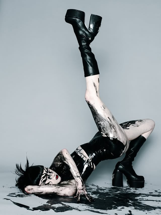 It consumes 🕸️- - -Model: @bevellystrange Latex: Custom by @amstatiklatex MUA: @jdccreations Photography: @langdale2266 - - -#latex #editorial #fashion #goth by @bevellystrange