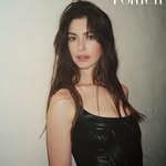 @annehathaway