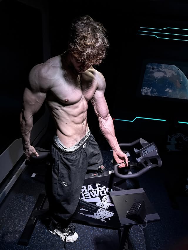 En train de faire mon cardio 🧏‍♂️#gym #fitness #gympic