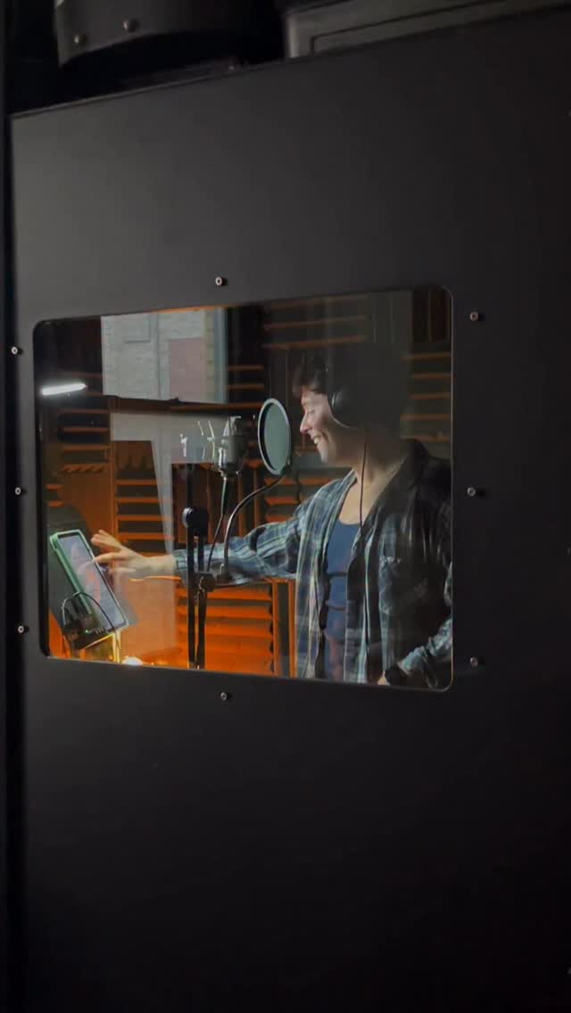 new musical incoming… 👀have you been one of the first to hear The Dust Bowl Radio Hour? now streaming on Spotify & Apple Music 🌪️super proud to be a part of this project & excited for its future. @dustbowlmusical #ifyourelistenin by @jjniemann
