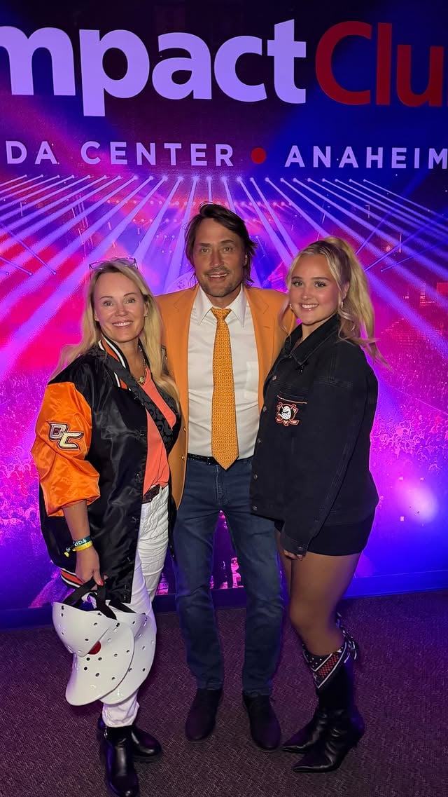 Playoffs and the Pond w @visitanaheim 🦆🦆 Go Ducks!🧡 by @sel8nneteemu