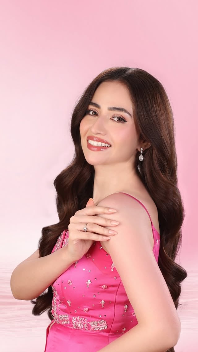 Introducing the NEW look of Palmolive Naturals ✨Same natural glow you love, now in a fresh NEW look 🩷💚💛🧡🖤 by @sanajaved.official