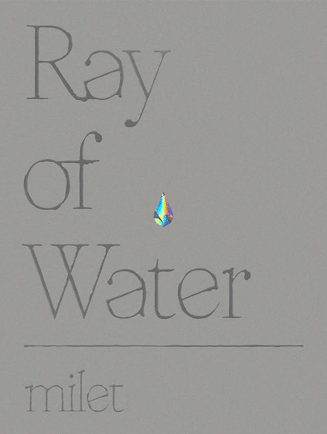 ━━━━━━━＜完全生産限定盤（Blu-ray / DVD）＞ ¥9,500（税込）milet Live at Nippon Budokan "Ray of Water"2026.02.14━━━━━━━01. 航海前夜02. Shed a light03. Nobody Knows04. 海原05. Fly High06. Loved By You07. I still08. GREEN LIGHTS09. Swamp10. Waterproof11. HELL CLUB12. checkmate13. Prover14. inside you15. December16. Anytime Anywhere17. Goddess18. Bluer19. The Story of Us-Encore-EC1. usEC2. Fine LineEC3. Again and Again-BONUS TRACK-milet Live at Nippon Budokan "Ray of Water"2026.02.13「レッドネオン」「Time Is On Our Side」-BEHIND THE SCENES-BTS of milet Live at Nippon Budokan "Ray of Water"≪特典≫・豪華BOX仕様・ライヴフォトカード30枚 & スタンドケース・特典映像収録（BONUS TRACK & BEHIND THE SCENES） by @milet_music