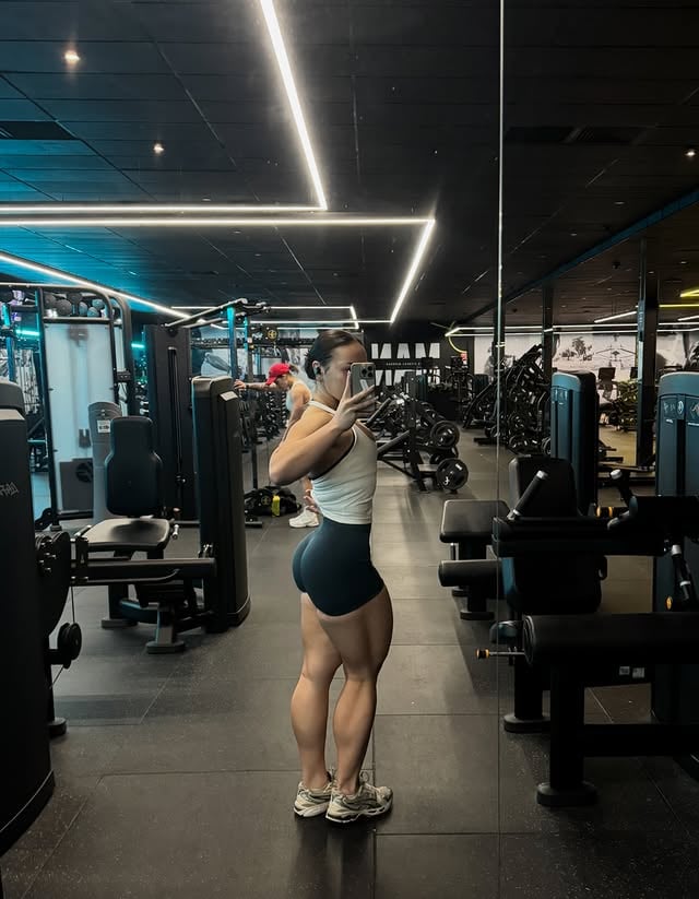 the feminine urge to get jacked af by @louisewhyyte