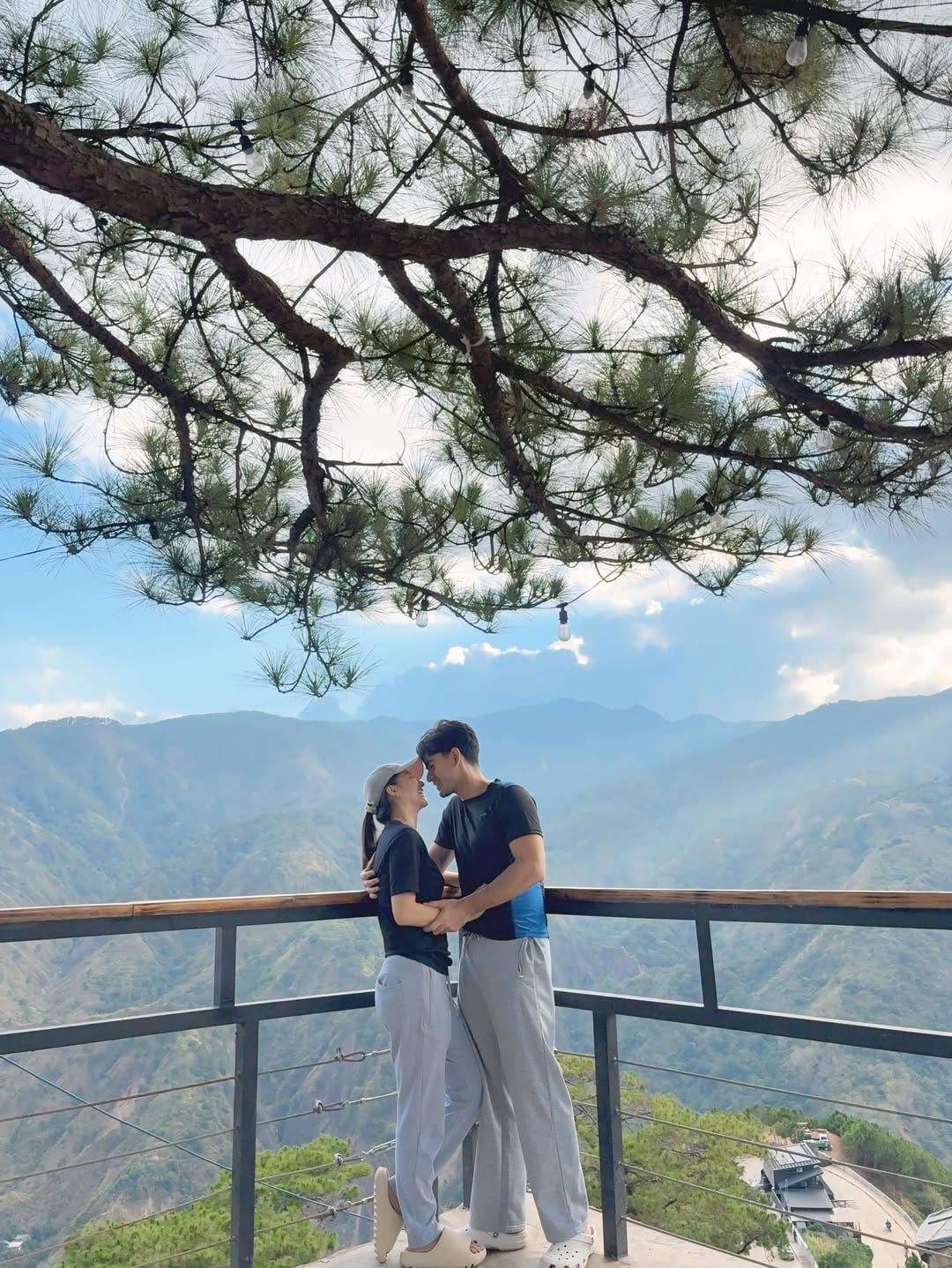 A little escape with my favorite person. 🌿 by @rblyngnt