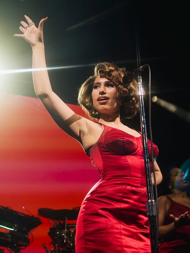 We’re still reliving an unforgettable sold out night with @raye at The Chelsea ✨ by @cosmopolitan_lv