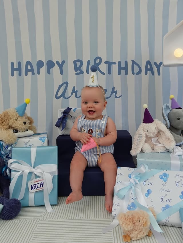 Archer’s 1st Jam 🎉🎶🧁 It’s only fitting that Archer’s first birthday party be filled with love and music.. and of course, an “Archendise Stand” 🍬 by @katie.laura.mccartney