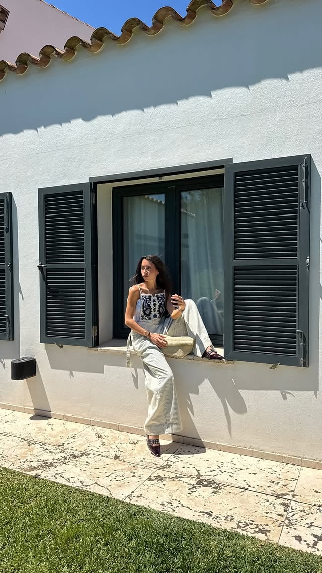 Ya sabéis que @dyson_es forma parte de mi día a día y la edición limitada Ceramic Apricot & Topaz ha sido mi compañero de viaje a Menorca ✨🧡#dysonbeauty Publi by @mpor3