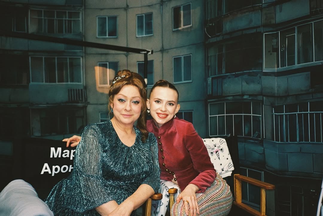 мы, кстати, отсняли павильон) на дачу вот переезжаем, такие новости)) by @yana_enzhaeva