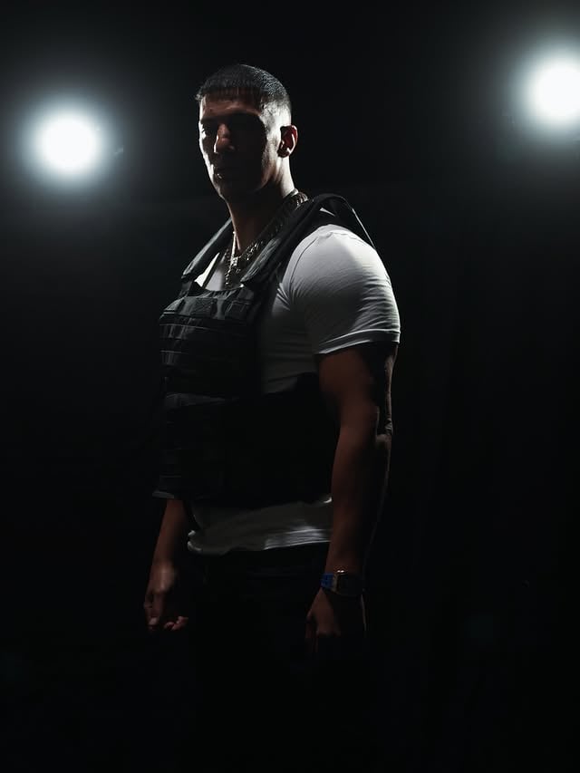 Die offizielle Trackliste zum Album ,,so muss man gehen’‘ Features verrate ich noch nicht 😄1.B.A.N.G2.Zidane 3.MOROS feat.3robi,La fouine, Babygang & Morad4.Motto5.Kein zurück feat.Samra6.Glaub an dich 7.Punshline Hotline Part 28.Banger Management 9.Iz da Pt.2 10.Mocro Mafia 11.Super Player12.Show feat. Bobby Van Damme 13.Gohan & Vegeta 14.4:4315.Requiem by @faridbangbang
