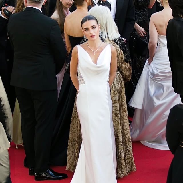 Huge congratulations to Ana Bodea, director Christian Mungiu, and the entire cast and crew of FJORD on winning the Palme d’Or at the 2026 Cannes Film Festival. An extraordinary achievement for everyone involved in such a powerful and beautifully realised film. by @annabodea