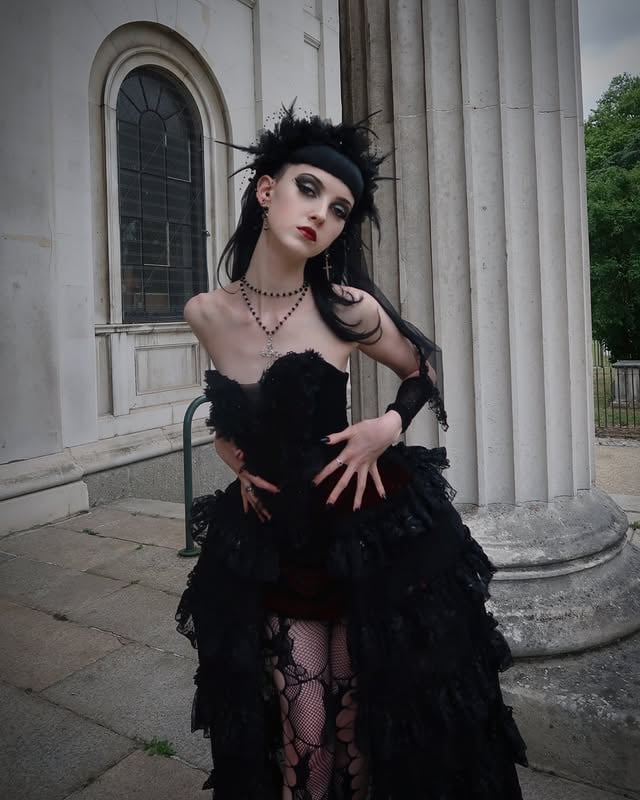 Category is: Husband’s FuneralLet a (newly rich) widow mourn in peace 🥀 Outfit (excluding shoes): @devilinspiredofficial #goth #london #elegant #fashion #alternative by @bevellystrange