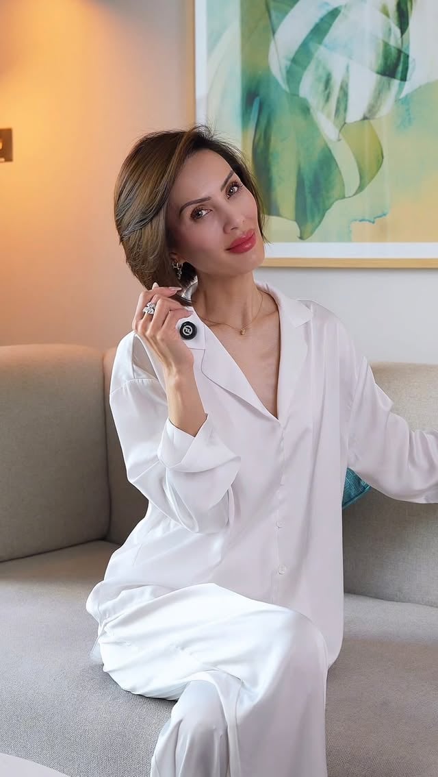 POV: Our mamas and lolas were right about rice water all along 👩👵💕I’ve been investing in so much skincare trying to get that “glass skin” glow… and this combo?? It actually delivers 😍 💎The @mamaeartharabia Rice Dewy Bright Face Wash + Oil-Free Moisturizer leaves my skin feeling fresh, hydrated, and naturally glowy without feeling heavy or greasy ✨💗Rice water + niacinamide = brighter, smoother, more even-looking skin 💧💕Plus it’s toxin-free and gentle, so it’s perfect for everyday use 🌿🧖‍♀️Available on Noon & Amazon UAE 🛍️🛒 https://www.amazon.ae/dp/B09Z65JJ69?th=1#skincareroutine #glassskin #moisturizer #facewash #hydratedskin [ Skin, Moisturizing effect, Glass skin, Hydration, Facial wash, Daily routine, Everyday use, Glowing skin, Rice water, Niacinamide, Dubai Reels, Dubai Influencer, Dubai Instagram ] by @shaimahormillosa