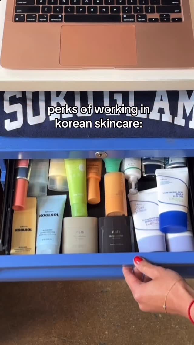 Celebrating #nationalsunscreenday with a few of our favies 😎 by @sokoglam