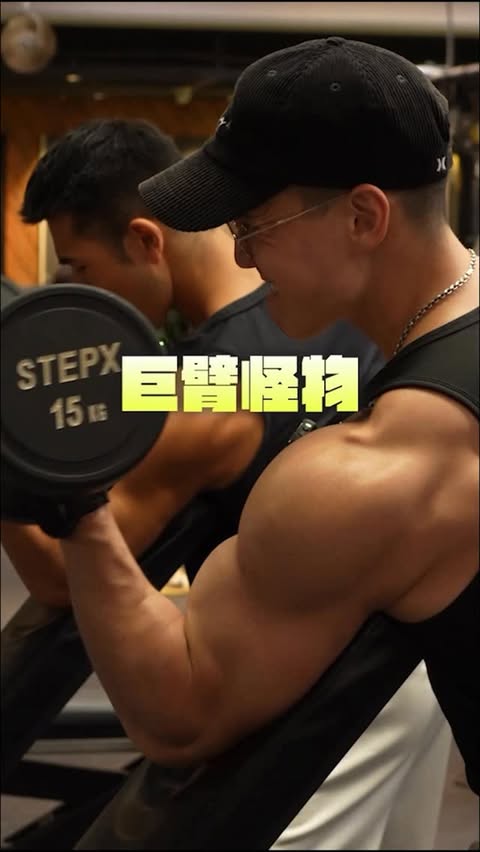 自從開始跑步以後，重訓的次數真的降低了很多
但是在頻率低的情況下，還是要維持穿衣服好看的體態，
這套『帥哥套裝』菜單的訓練，分享給大家

不用超高頻訓練，固定每週 2 - 3 次，讓肌肉有足夠刺激，
每一次的努力，會隨著時間慢慢堆疊，
最後產生驚人的複利效應。

對現在有在跑步、打球、做有氧的人來說，
這種訓練方式其實更容易長期維持。
想看大H是如何帶我保持帥哥，就到他的線上課程看看吧！

【大H｜定期定額健身課】
完整版 8 階段漸進課表 x 94個動作教學
地表最強健身課 ▶️ https://shifuclass.com/Gp0ku 
輸入折扣碼『peeta』再折$300 ！