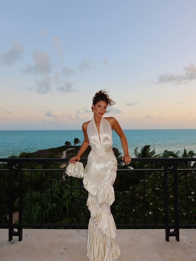 rewinding back to the days before the wedding: wedding weekend night 1 🐚🌴 --#weddingweekend by @inatalieking