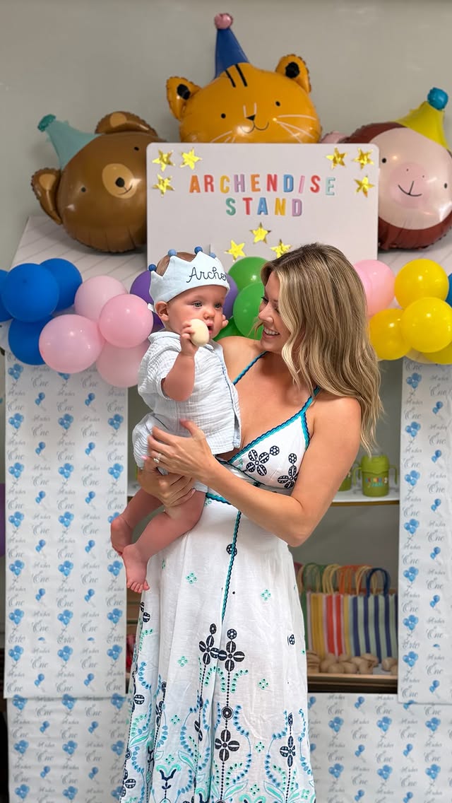 Beige mom trigger warning! 🎨 Archer’s 1st birthday was so fun and colorful. I was beyond happy when the vision finally came to life.. from the @orientaltrading bright streamers and balloons to the @lalo high chair and play mats that served as the perfect “floor seats” to watch @thebeatbuds perform and the “Archer’s 1st Jam” @comotomobaby toddler tumblers made the perfect take home merch gift from the “Archendise Stand” 🎶🩵🎉Let me know if you want to see how I made the “Archendise Stand” using the @orientaltrading tabletop hut 🦩 by @katie.laura.mccartney