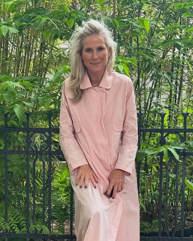 rose light tafeta doublebreasted collar dress SANDRA #madetoorder #lookoftheday #ootd by @sandracrasemann
