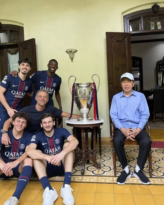 Jadi ini to kunci sukses PSG, Juara boleh tapi tidak lupa untuk sowan.. "Saya titip PSG"sc : @kilauai by @ngobrolduniabola