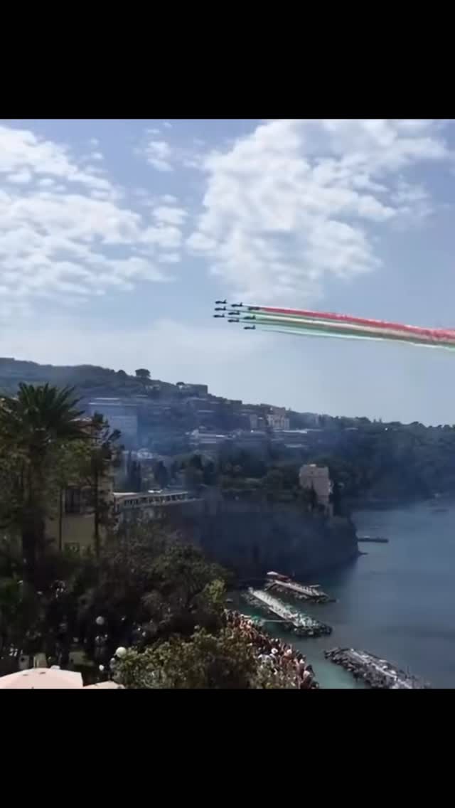 Buona Festa della Repubblica! 🇮🇹 June 2nd- Festa della Repubblica. Italy’s version of the 4th of July, celebrating the day in 1946 when Italians voted to become a republic. And just like America pulls out the fireworks, Italy pulls out the Frecce Tricolori- the national aerobatic team- painting the sky in green, white, and red.This was Sorrento, 2018. Standing there watching those jets roar over the Bay of Naples, I felt it in my chest. And although I’m not an Italian citizen- yet 🤭- after all these years, I feel more Italian than American… and honestly, I couldn’t be prouder. 🇮🇹❤️.....#FestaDellaRepubblica #FrecceTricolori #Sorrento #Italy #Italian by @sarahlthompson