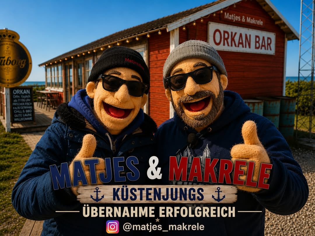 #orkanbar 🏖️😂 ÜBERNAHME ERFOLGREICH! 😂🏖️Die Küstenjungs waren offenbar so motiviert, dass sie die Orakel Bar kurzerhand zur Orkan Bar umbenannt haben. 😅⚓Ob das mit offizieller Genehmigung passiert ist, bleibt fraglich. Aber wenn zwei gut gelaunte Küstenjungs mit Daumen hoch vor der Tür stehen, stellt wohl niemand Fragen. 😎👍Jetzt fehlen eigentlich nur noch neue Speisekarten, ein paar Sandwiches und ein Schild mit „Chef heute außer Haus“. 🤣#MatjesUndMakrele #Küstenjungs #Waschmaschine #Waschtag #WarumGehtDasNicht #Sonderrechte #Vollgas #GolfcarGang #Nordsee #Küste #Comedy #ChaosAufRädern #PedalToTheMetal #StrandVibes #MoinMoin #Küstenstyle #Mitfahrgelegenheit #Küstenkinder #Norddeutschland #Abendtalk #KaffeeHilft #NordlichterKaffee