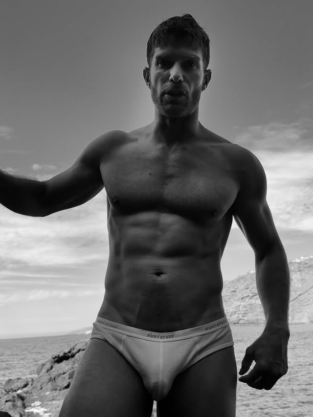 E v eRY th i Ng I Wa N t ----#blackandwithephotography #man #model #malemodel #photography by @julien_paje