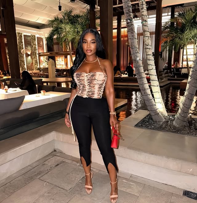 The Tiger Corset x The Front Slit Capri ❤️ Www.Shopluxelifeboutique.com by @theluxelifeboutique