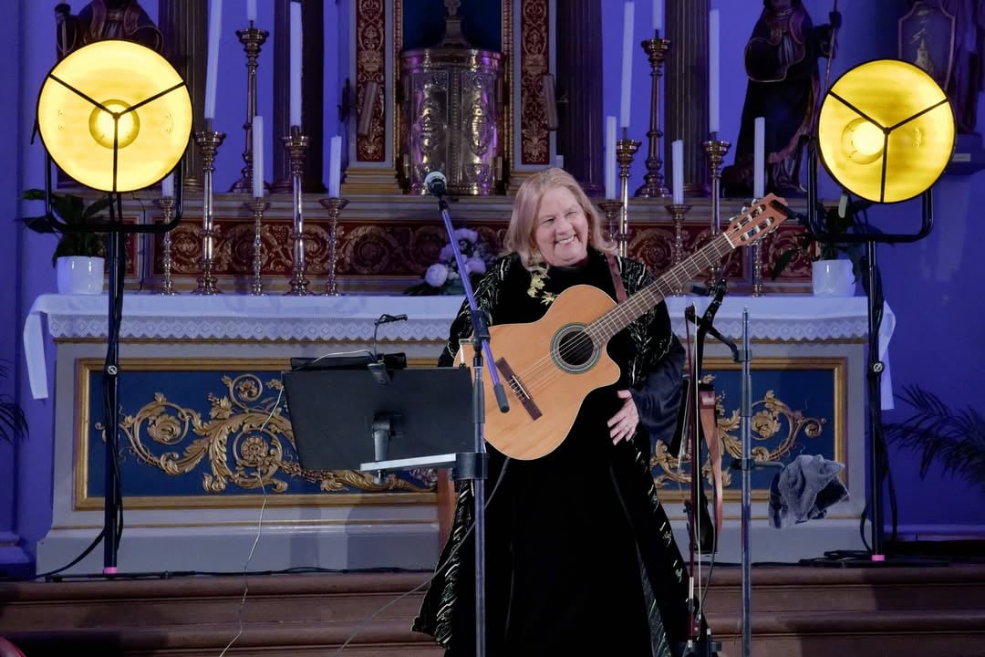 Impressionen von einem wunderbaren Konzert „Meine Lieblingslieder“ mit Kathy Kelly im Rahmen von „Kultur in der Wallfahrtskirche“ in der Kirche St. Georg in Sehlem. by @kathykellyofficial