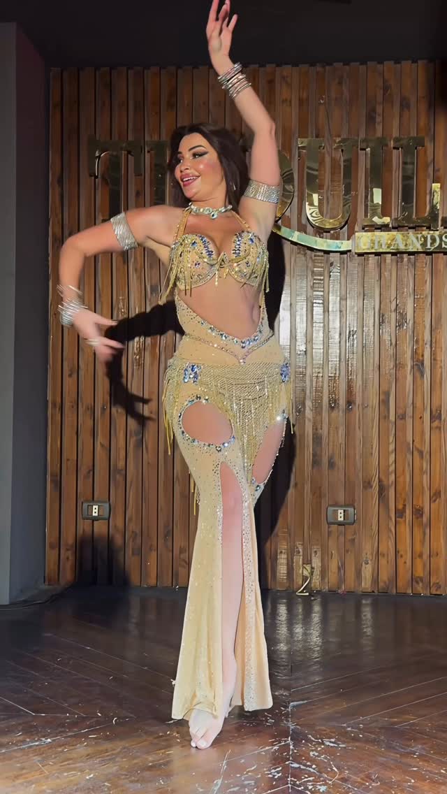 Love of mine Elebano Brahto 🔥😎 at fav @tequilarestauranteg 
Thank you @mahmoudelithyoffical for the music
Thank you @sufel_boutique for my dress 
#johara #bellydance #shaabi