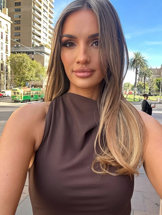 A moment for the glam team of my dreams🤌🏼Hair colour @moss_and_bowie_hair Hair styling @jamesannabelhair Makeup @courtneyrowbottom_mua Dress @becandbridge by @allidoreporfavor