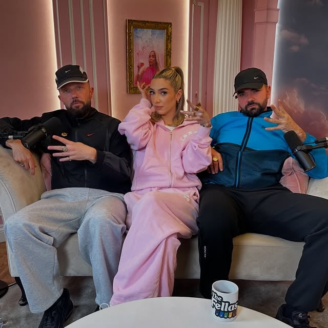 Huge slay!!!! We have Kurupt FM on the pod this week - out NOW 💋💋💋 by @savinggracepod