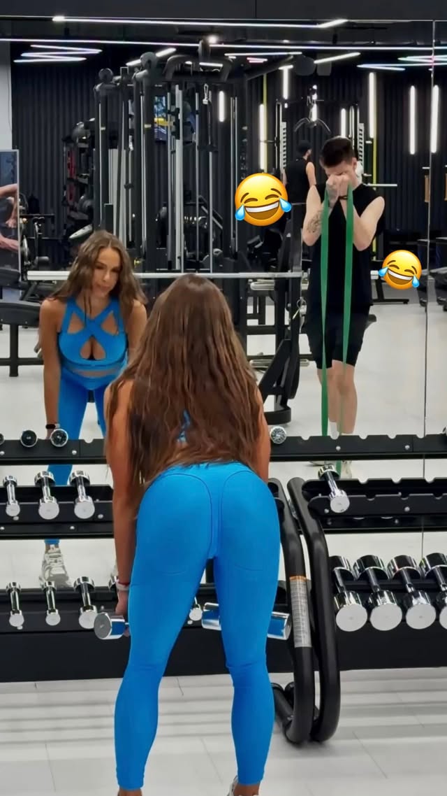 When it’s leg day for a Bona Lady, it’s eye day for everyone else! 😳 by @bonafide