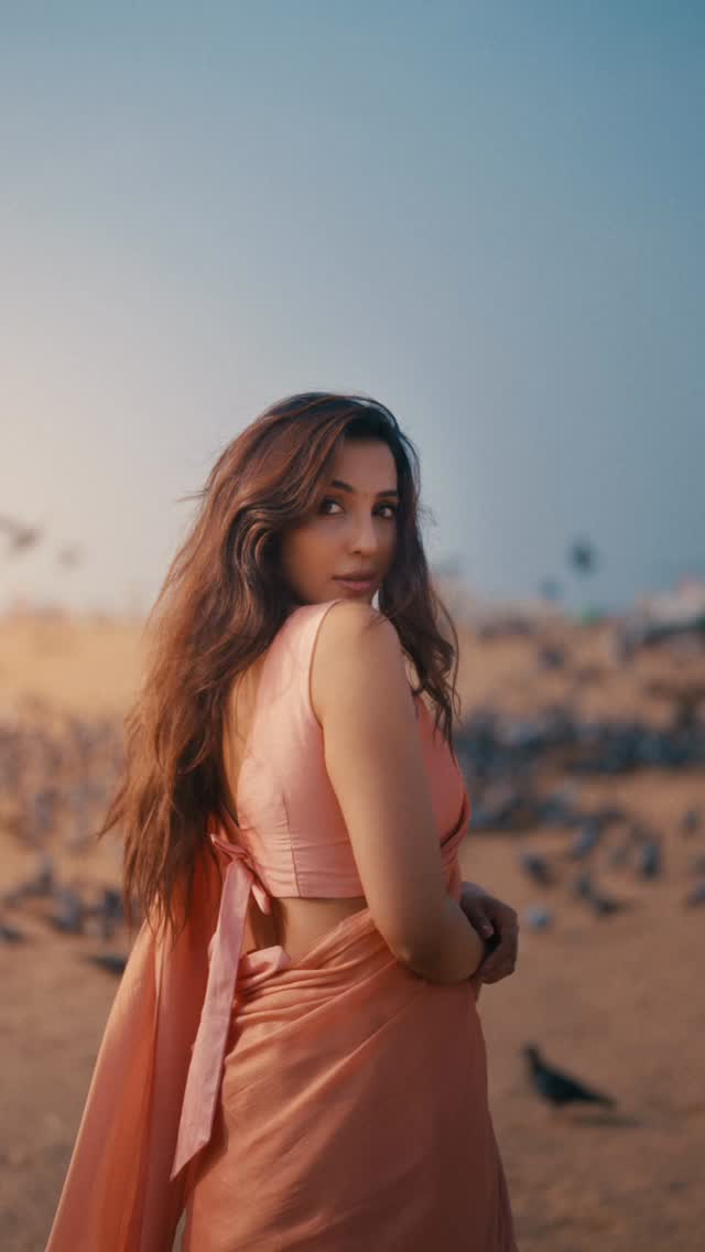 Chennai always feels like home, a place that quietly welcomes you, no matter where you come from, with a space that’s always yours ♥️

[ Cinematic , Madras , Nostalgia ]