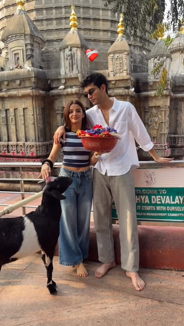 My unpaid THERAPIST 🌻 @deeptanshusainii ...#splitsvilla #arusquad #reelkarofeelkaro #bollywoodsongs #trending by @aryanshii09