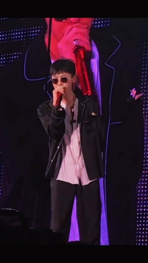 잠옷 입은 오빠 나른하고 멋있어✨Missing You~🥰❤️‍🔥🐉
@xxxibgdrgn
#gdragon#gdragonbigbang #jiyong #kwonjiyong#권지용