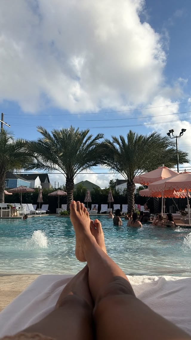 Staycation at @gdhnola! ☀️ Pool passes can be reserved online 7 days a week. by @tamica