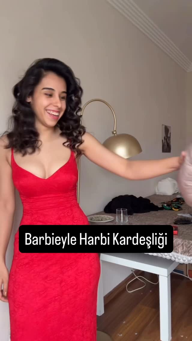 Seçtiğin iş kaderindir… #ablakardeş #kızkardeş👭 #barbie by @beyzadennn