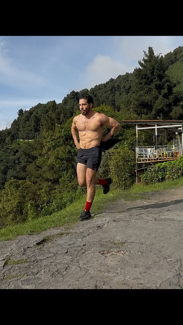 A quien le hace feliz correr? Todos los sábados.En Bogotá. Ni idea de correr pero me hace feliz. by @miguelangelsilvestre