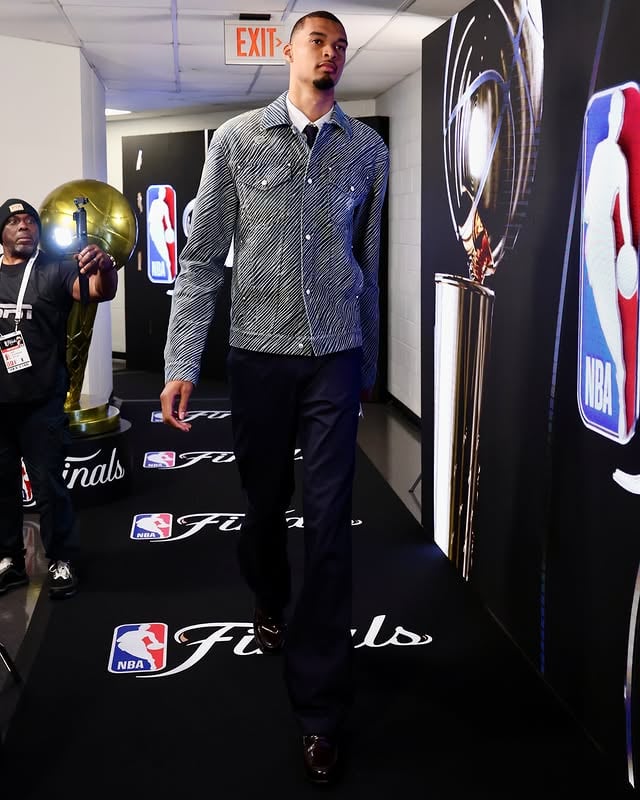 an alien just got to the finals. by @slam